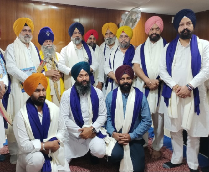 Invitation letter given to Nihang Singh Chief Baba Balbir Singh for Delhi Fateh Day function